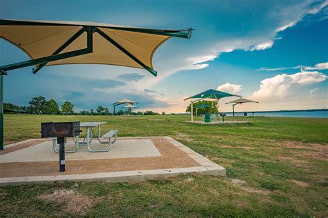 Shade Structure at Grapevine Lake, Texas | USA Shade