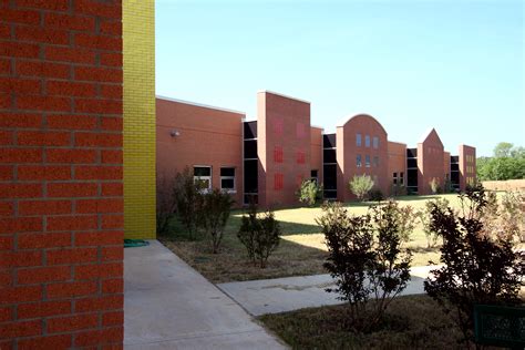 Bridgeport Elementary - Claycomb Associates, Architects