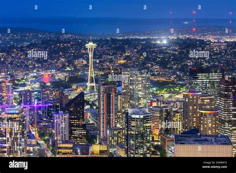 Seattle, Washington, USA downtown skyline at night Stock Photo - Alamy