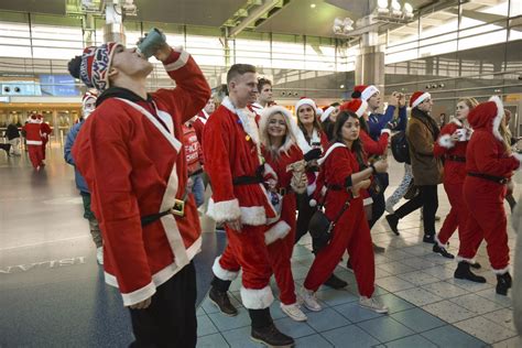 SantaCon 2022: Thousands to descend upon NYC on Dec. 10 — time, bar locations, how to get ...