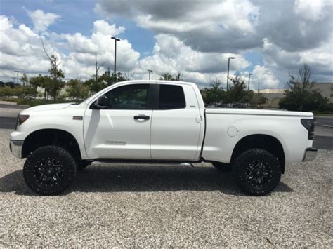 TOYOTA TUNDRA SR5 DOUBLE CAB~LIFTED 6"~CUSTOM WHEELS~CLEANCARFAX~ONE OF ...