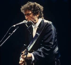 Bob Dylan live review – the master of reinvention shakes it up again ...