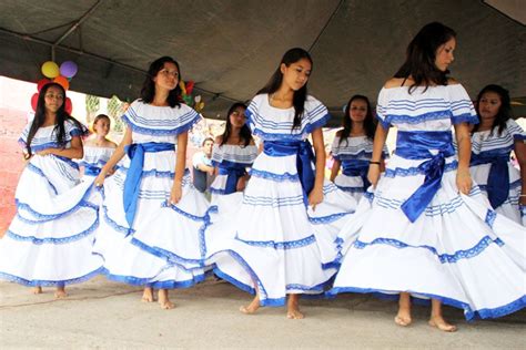 Traditional Salvadoran Dresses | #The Expert