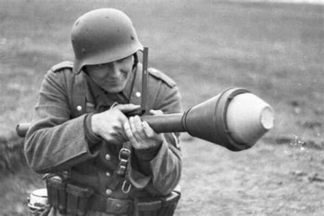 most Best Price BRITAINS WORLD WAR 2 GERMAN 25110 WAFFEN GRENADIER ARMED WITH PANZERFAUST Cheap ...