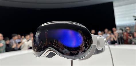 Apple Launches Vision Pro Glasses App Store: Everything You Need to ...