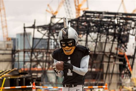 Raiders’ NFL mascot Raider Rusher not getting rave reviews | Las Vegas Review-Journal