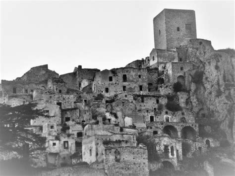 The Ghost Town in the Heart of the Mediterranean: Craco, Italy ...