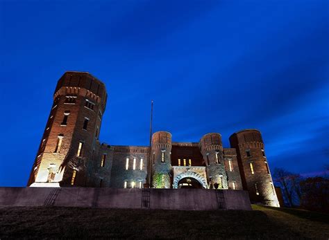 Amsterdam Castle is the closest thing to a residential castle in the NY ...