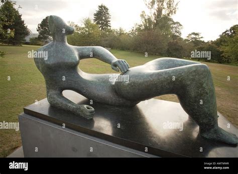 Henry Moore sculpture Reclining Figure 1982 Stock Photo - Alamy