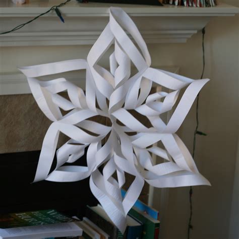 Paper Snowflake Stars | La Casa de Crafts