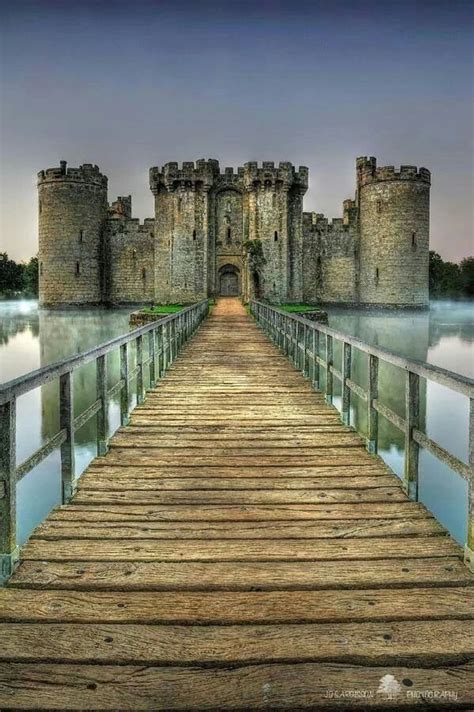 Bodiam Castle. Kent, UK. | Bodiam castle, Castles in england, Beautiful ...