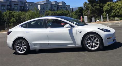 White Tesla Model 3 Spotted In Traffic, All Design Lines Visible ...