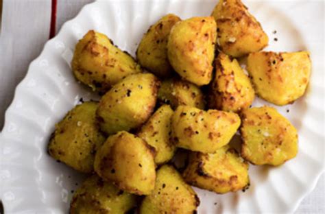 Gordon Ramsay's Roast Potatoes With Chilli And Turmeric | Dinner Recipes | GoodtoKnow