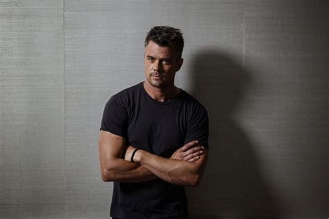 Josh Duhamel 2024: Wife, net worth, tattoos, smoking & body facts - Taddlr