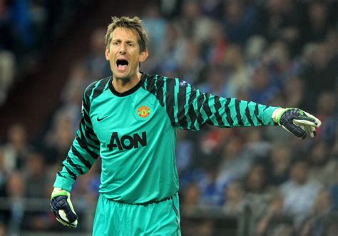 Top 5 Manchester United Goalkeepers With Most Clean Sheets Of All time Edwin van der Sar ...