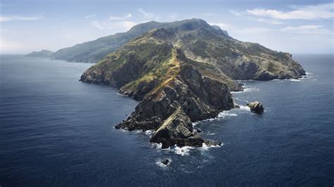 macOS Catalina Wallpaper 4K, Morning, Mountains, Island, Foggy