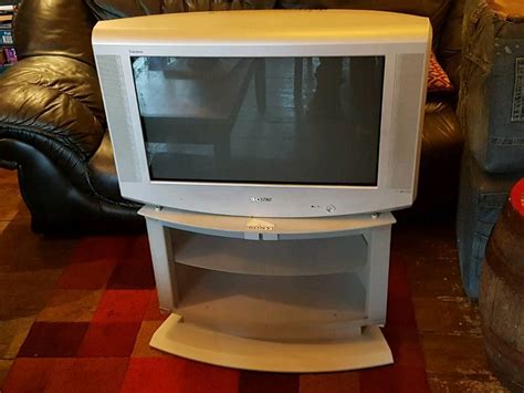 Sony Trinitron CRT TV - 28inch - Perfect for Retro Gaming | in Dorking, Surrey | Gumtree