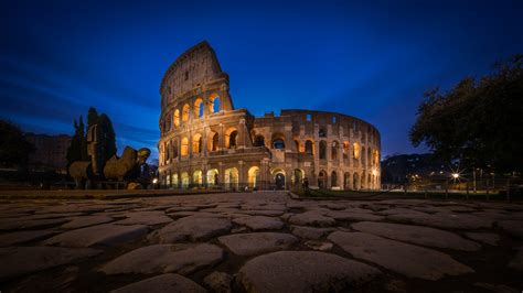 Roman Colosseum At Night Wallpaper