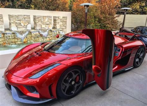 Koenigsegg Regera and it's Dihedral Synchro-Helix Actuation Doors. - 9GAG