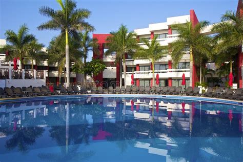 Quiet Pool in Mexican Hotel, Mexico Editorial Stock Photo - Image of ...