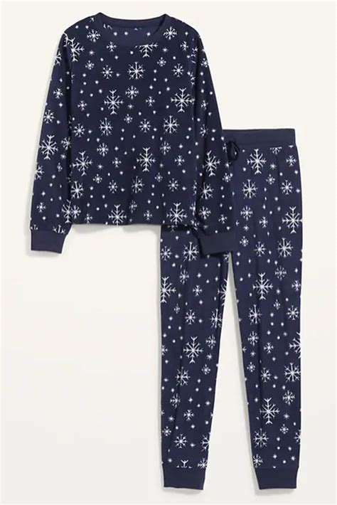 Old Navy Christmas Pajamas 2020: Styles on Sale Now – Footwear News