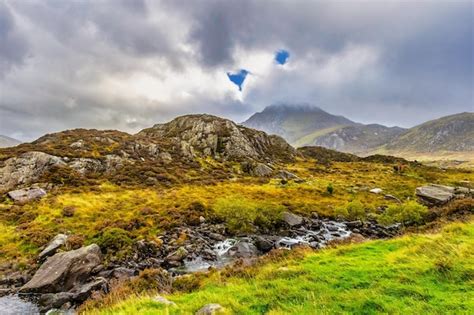 Premium Photo | Snowdonia National Park