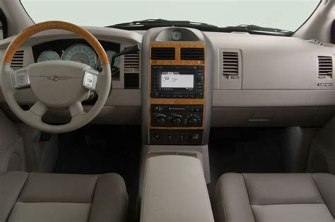 2009 Chrysler Aspen: 11 Interior Photos | U.S. News