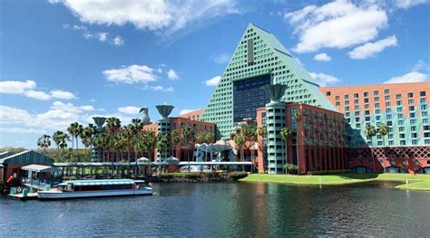 I Was a Cast Member at Disney World. Here's Where to Stay