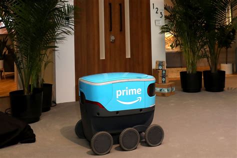 Amazon and FedEx Push to Put Delivery Robots on Your Sidewalk | WIRED