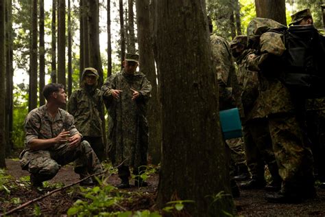 DVIDS - Images - U.S. Marines, JGSDF conduct IED awareness training [Image 3 of 7]