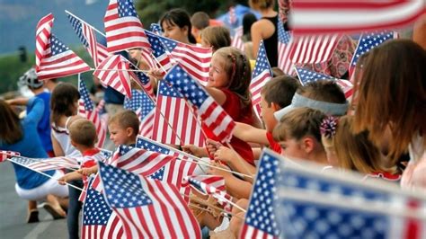 US Independence Day: अमेरिका का स्वतंत्रता दिवस आज, आतिशबाजी और परेड के ...