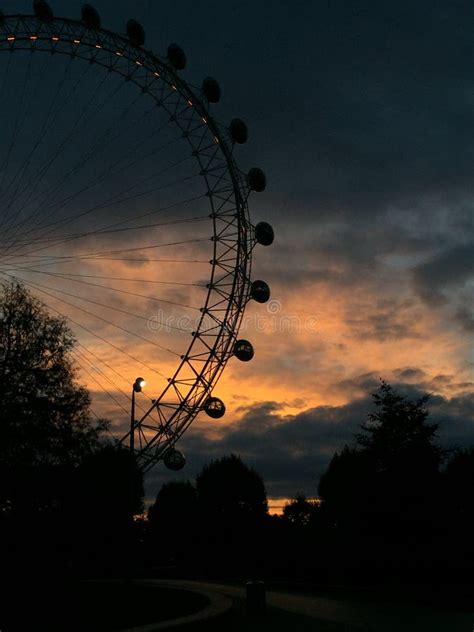 London eye sunset editorial stock image. Image of london - 162401534