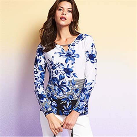 Pin by Linda Cardellini on Fashion | Floral tops, Fashion, Long sleeve blouse