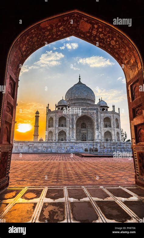 Sunrise at Taj Mahal Stock Photo - Alamy