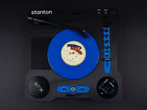 Stanton makes a comeback with STX portable scratch turntable