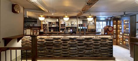 Davy's Wine Vault - A 5th Generation Wine Bar In Greenwich