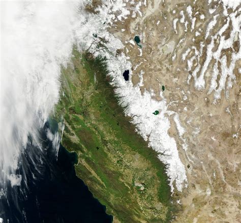 Record snowpack in the Sierra Nevada mountains - Earth.com