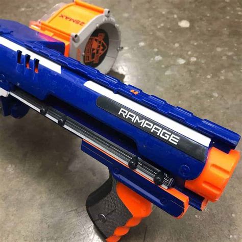 Nerf Raider vs Rampage: which nerf gun should you choose? - DBLDKR