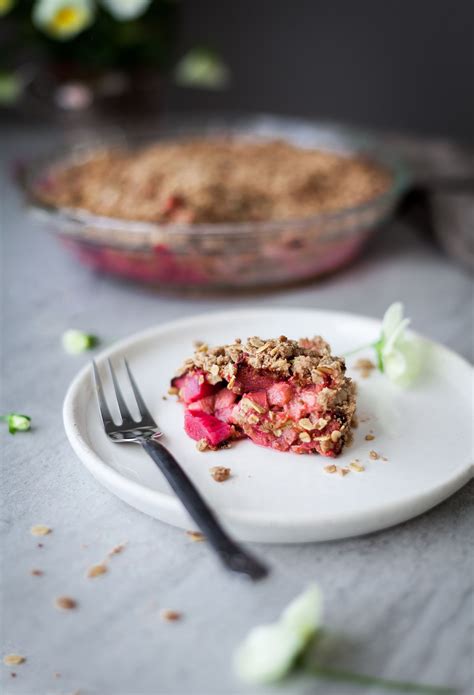 RHUBARB CINNAMON OAT CRUMBLE | The Simple Green | Wholefood Plant-based ...