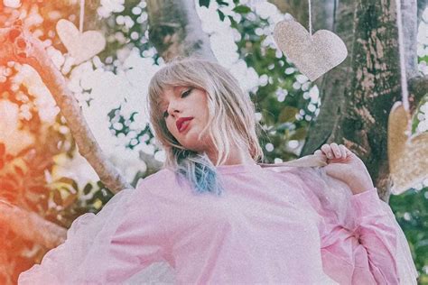 Taylor Swift’s Lover Album is a Romantic Whirlwind | Hallie Shepherd