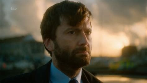 PHOTOS: Over 250 Extra Large Screen Caps Of David Tennant In Broadchurch S2 E8