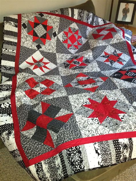 My finished quilt! Designed by Pat Wys "just around the corner" and ...