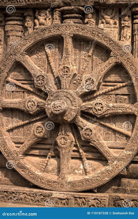 The Great Wheel of Konark Sun Temple Stock Photo - Image of hours ...