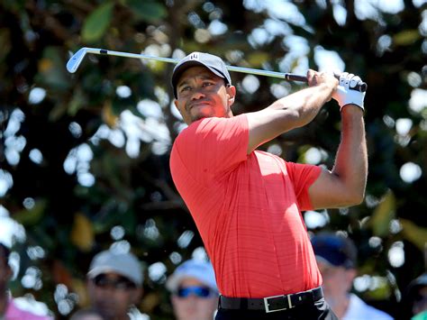 Tiger Woods wins 1st PGA Tour event since 2009 - CBS News