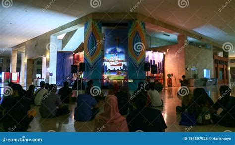 Hologram Exhibition editorial stock photo. Image of monas - 154307928