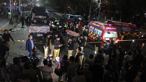 Pakistan: Deadly bomb blast rips through Lahore rally | News | Al Jazeera