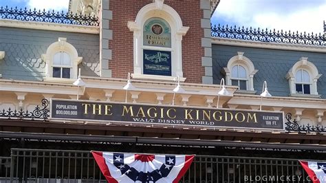 PHOTOS + VIDEO - Walt Disney World Railroad Station "Magic Kingdom ...