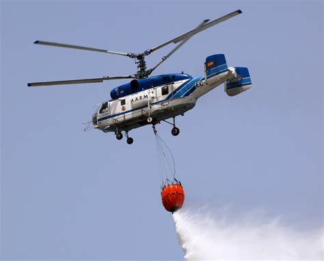 Tenerife Firefighting Helicopter - a photo on Flickriver