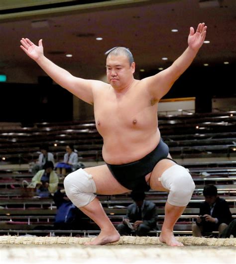 Hanakaze, at 50, longest-serving sumo wrestler since Showa Era | The Asahi Shimbun: Breaking ...