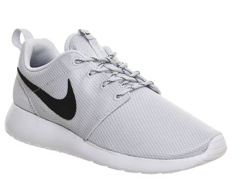 Nike Roshe Run Grey Black W - Unisex Sportschuhe